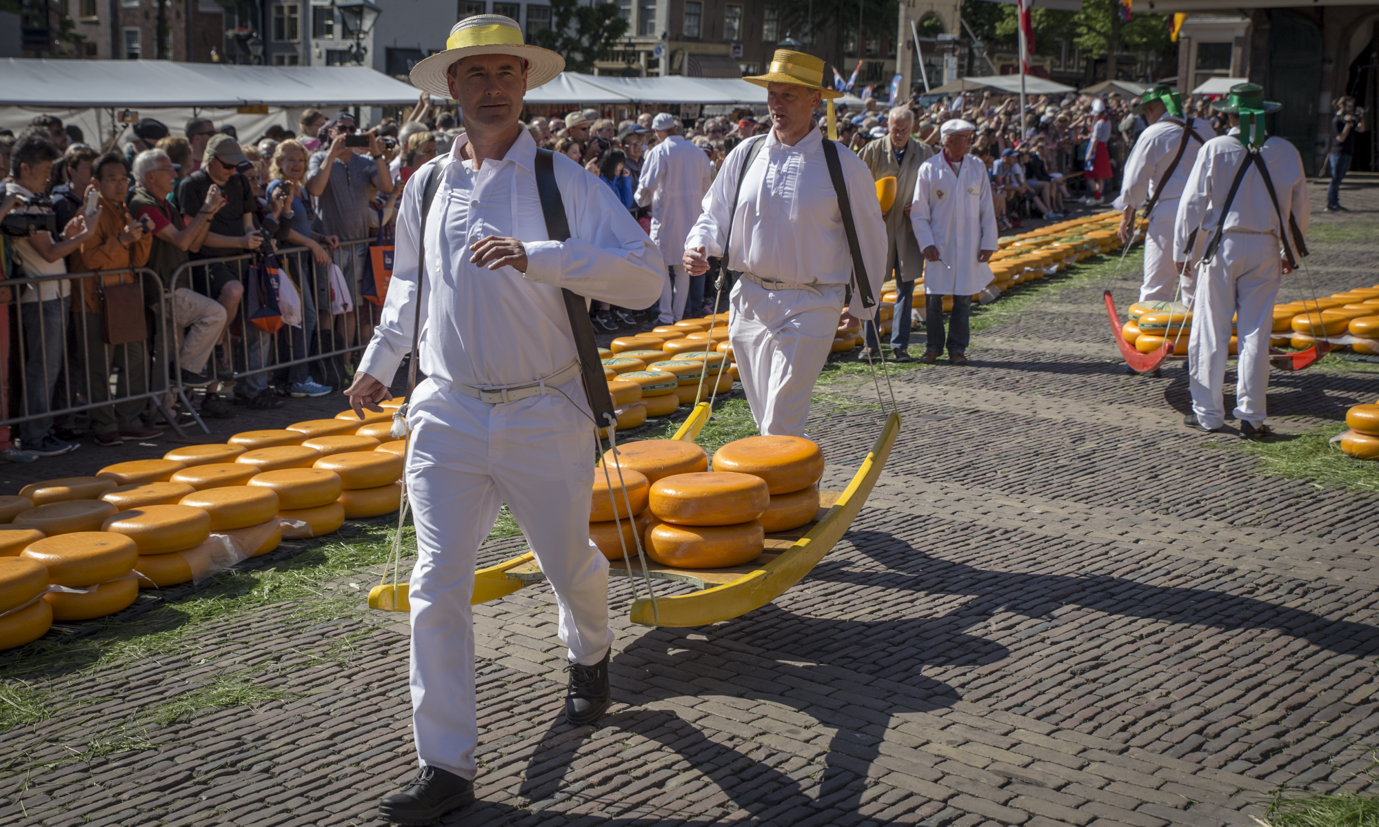 Kaasmarkt vrijdag 1 juni geopend door Ina Hut