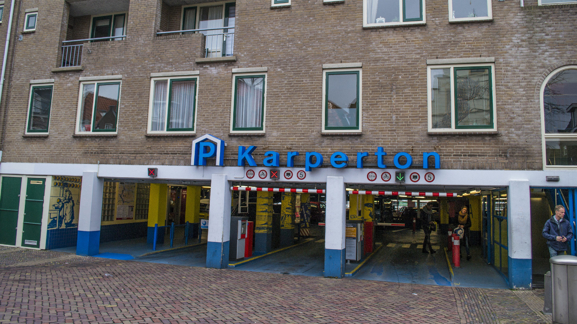 Grote schoonmaak in Karperton na vandalisme