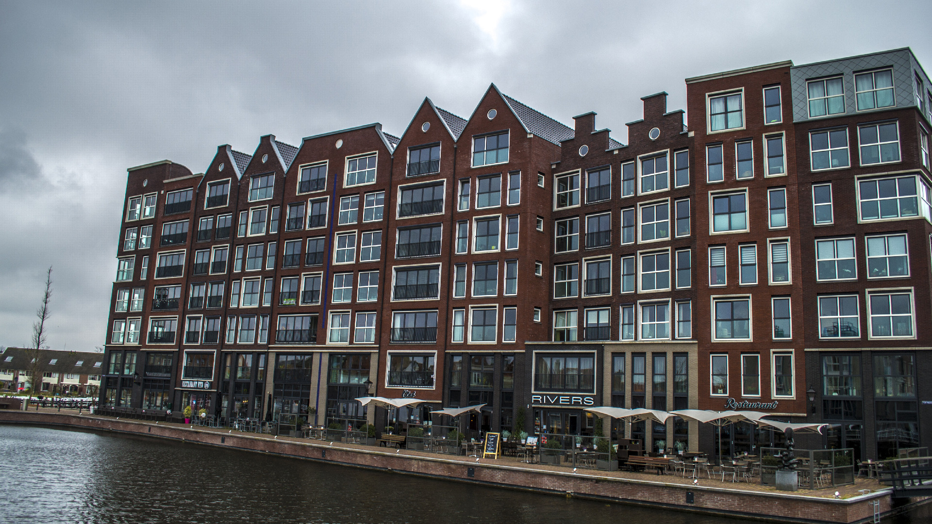 Gezellige buurtrommelmarkt in Schelphoek-wijk