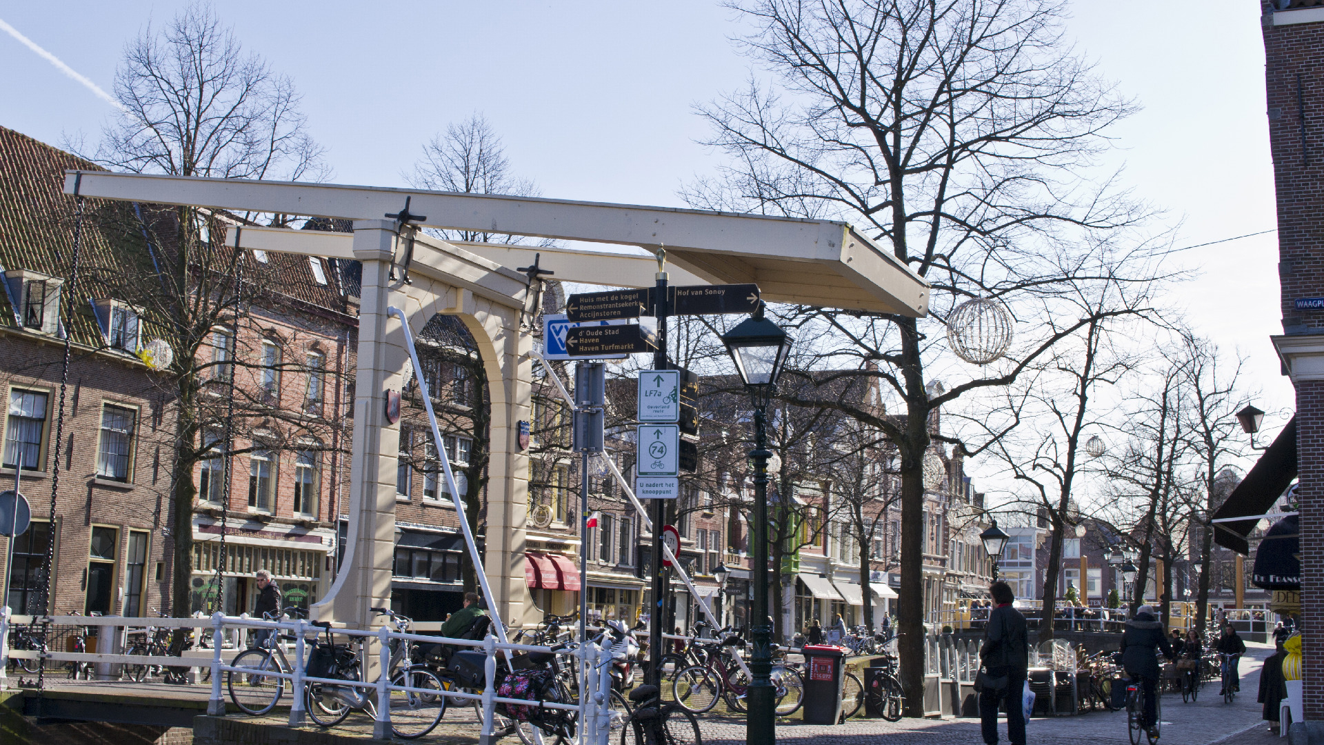 Drie gratis stadswandelingen met VVV-gids door Alkmaar