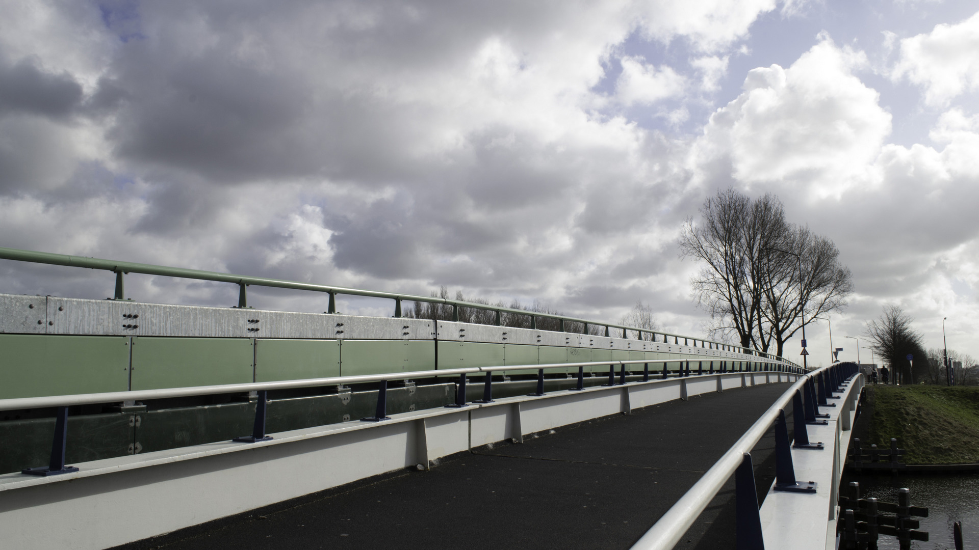 Werkzaamheden Broekhornerbrug liggen voorlopig stil vanwege zwaluwnest