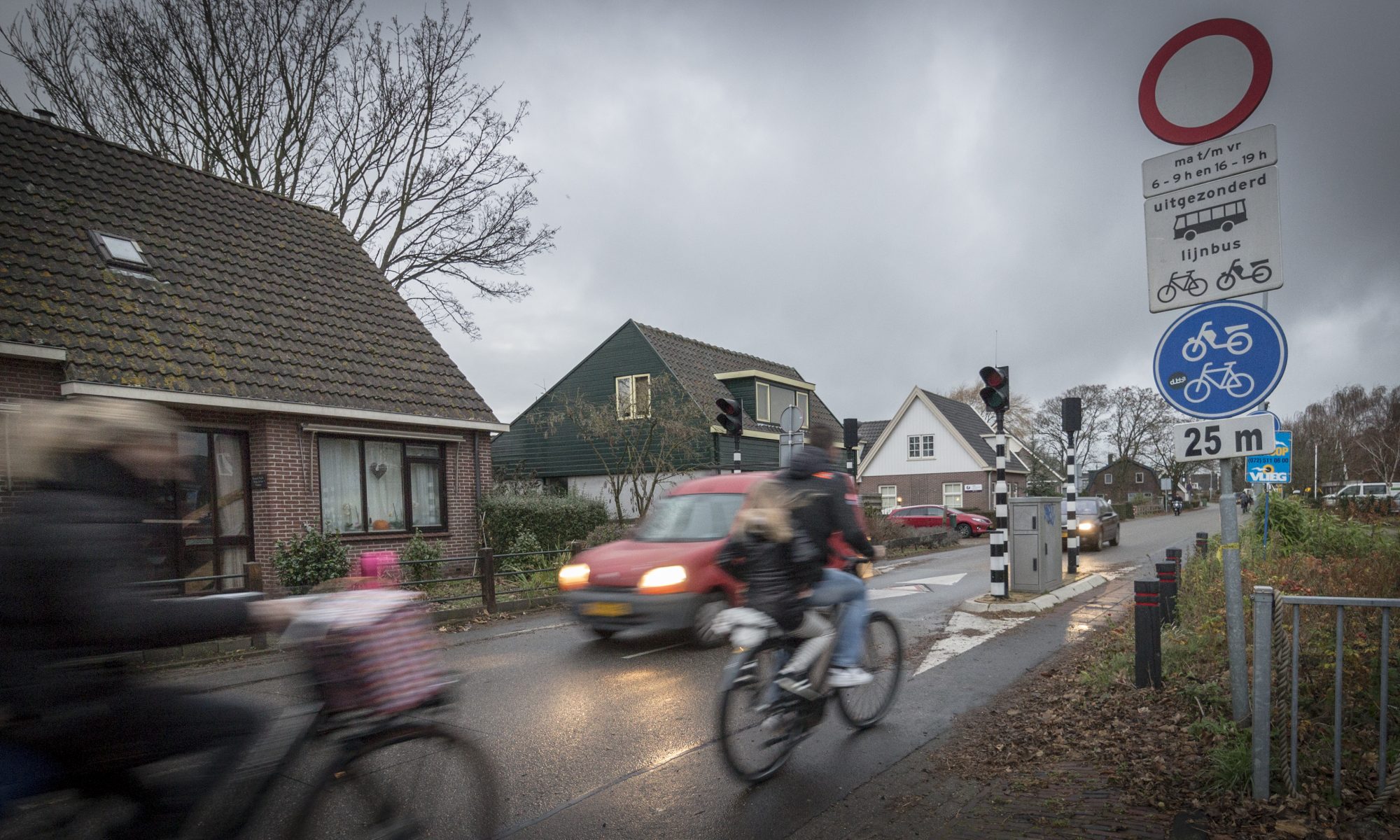 Opnieuw verkeerstellingen bij spitspaal op Herenweg