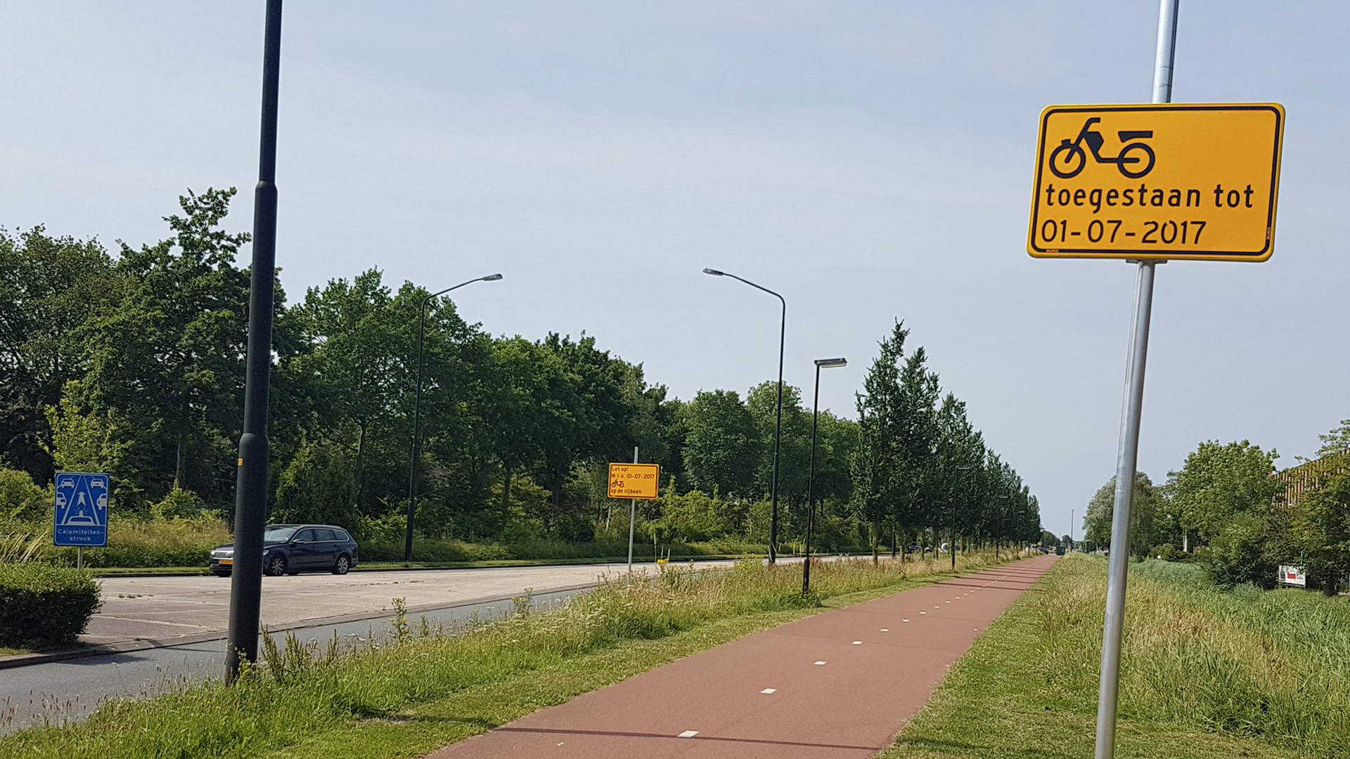 Brommers in Heerhugowaard en Langedijk op de rijbaan