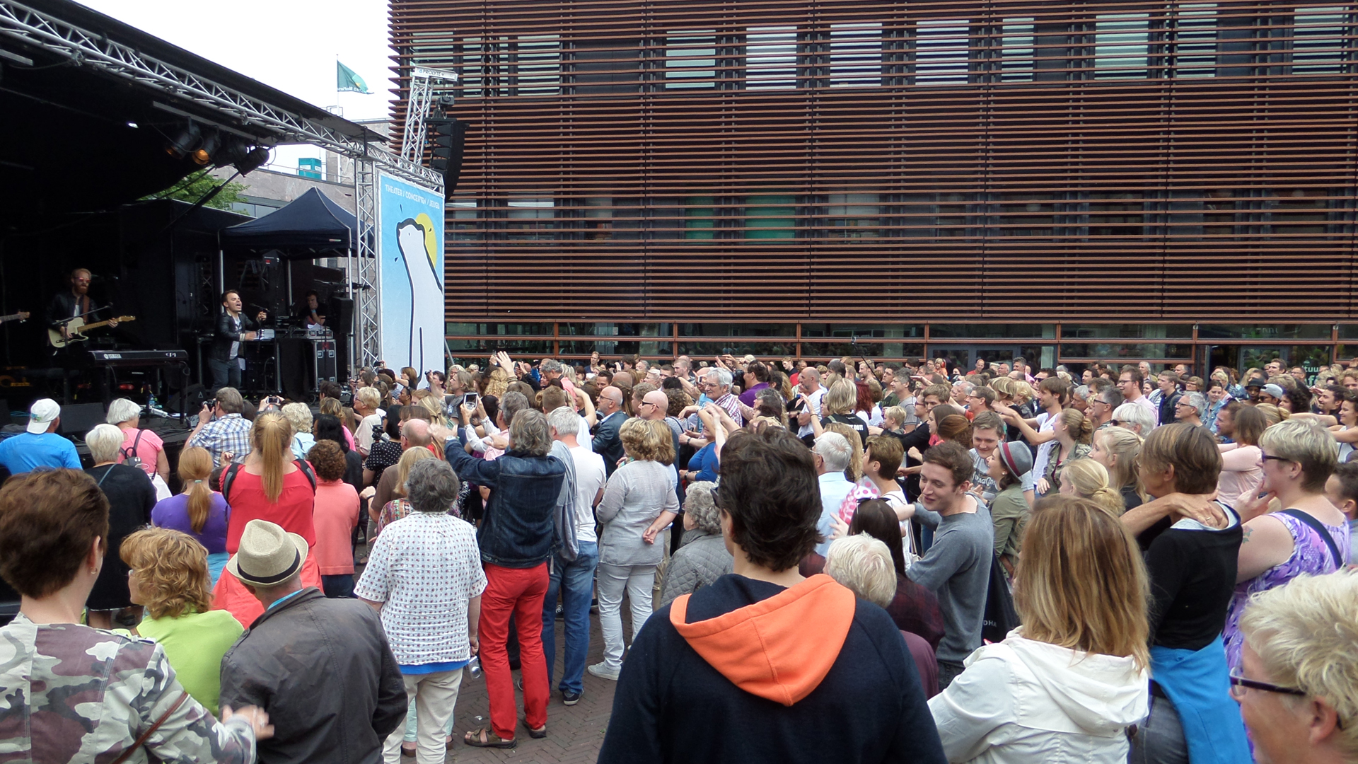 Bekende artiesten brengen ode aan Elvis tijdens Zomer op het Plein