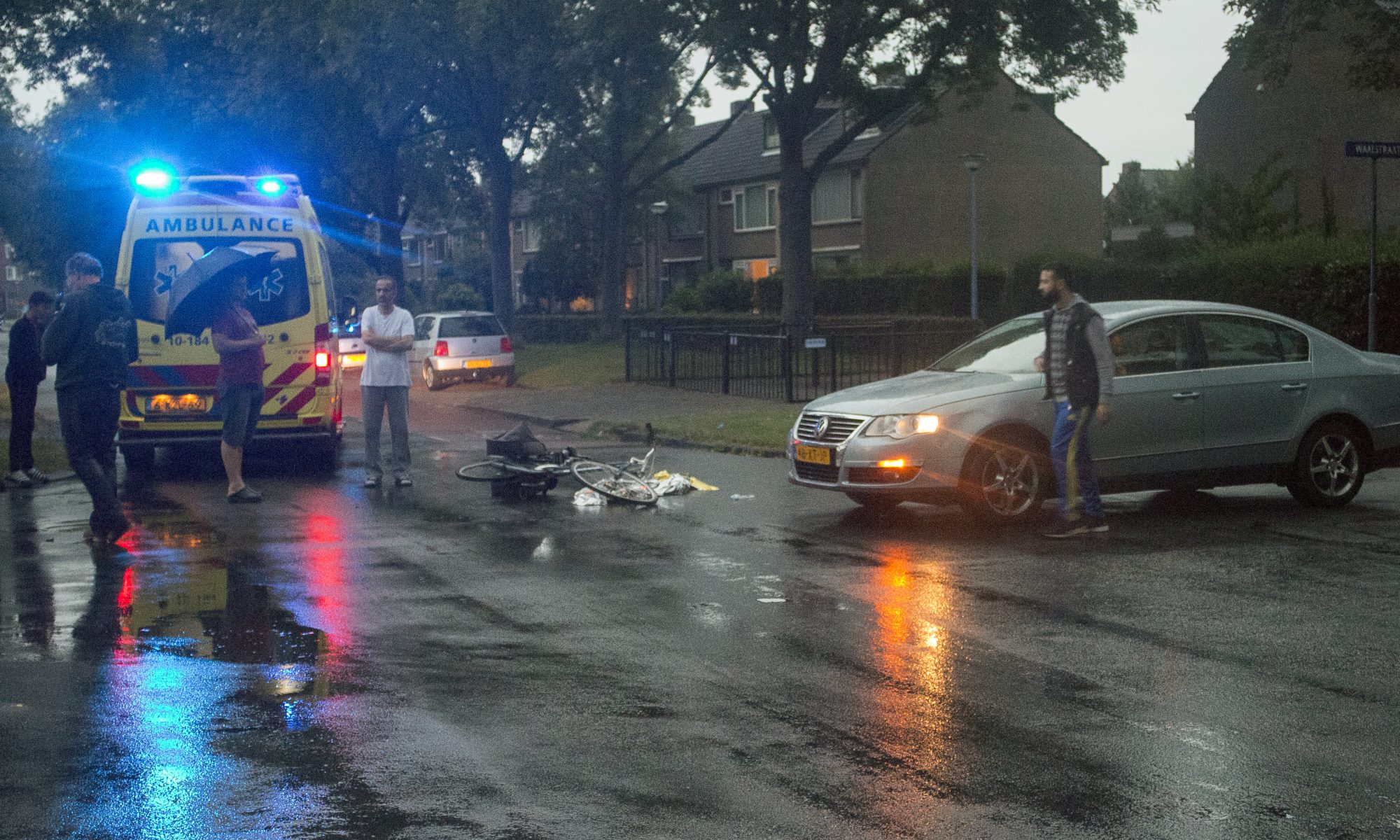 Fieter gewond na aanrijding kruising Rijnstraat/Waalstraat