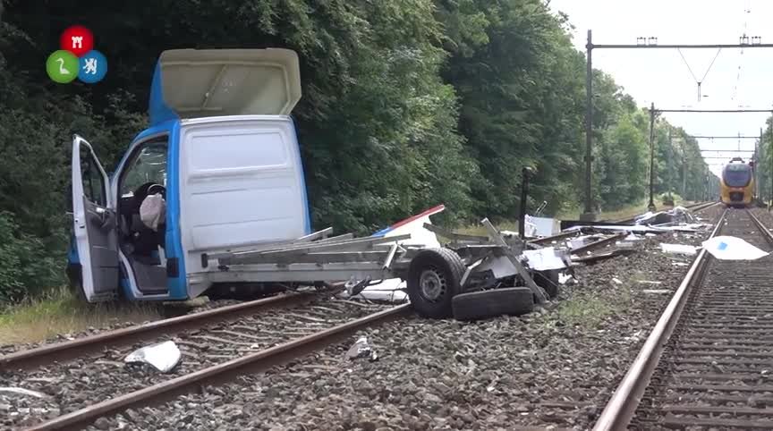 20170720 REGIO heiloo trein vrachtwagen metvo