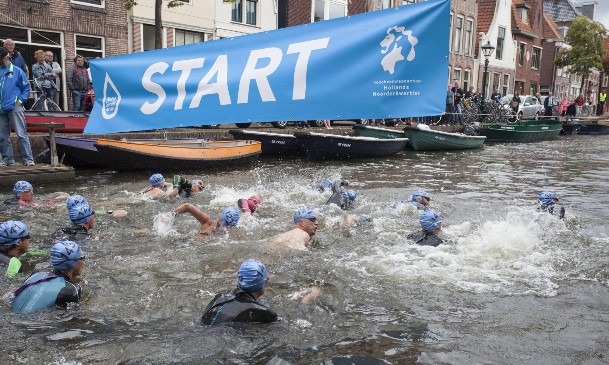 Alkmaar Cityswim; door de Alkmaarse grachten zwemmen voor het goede doel