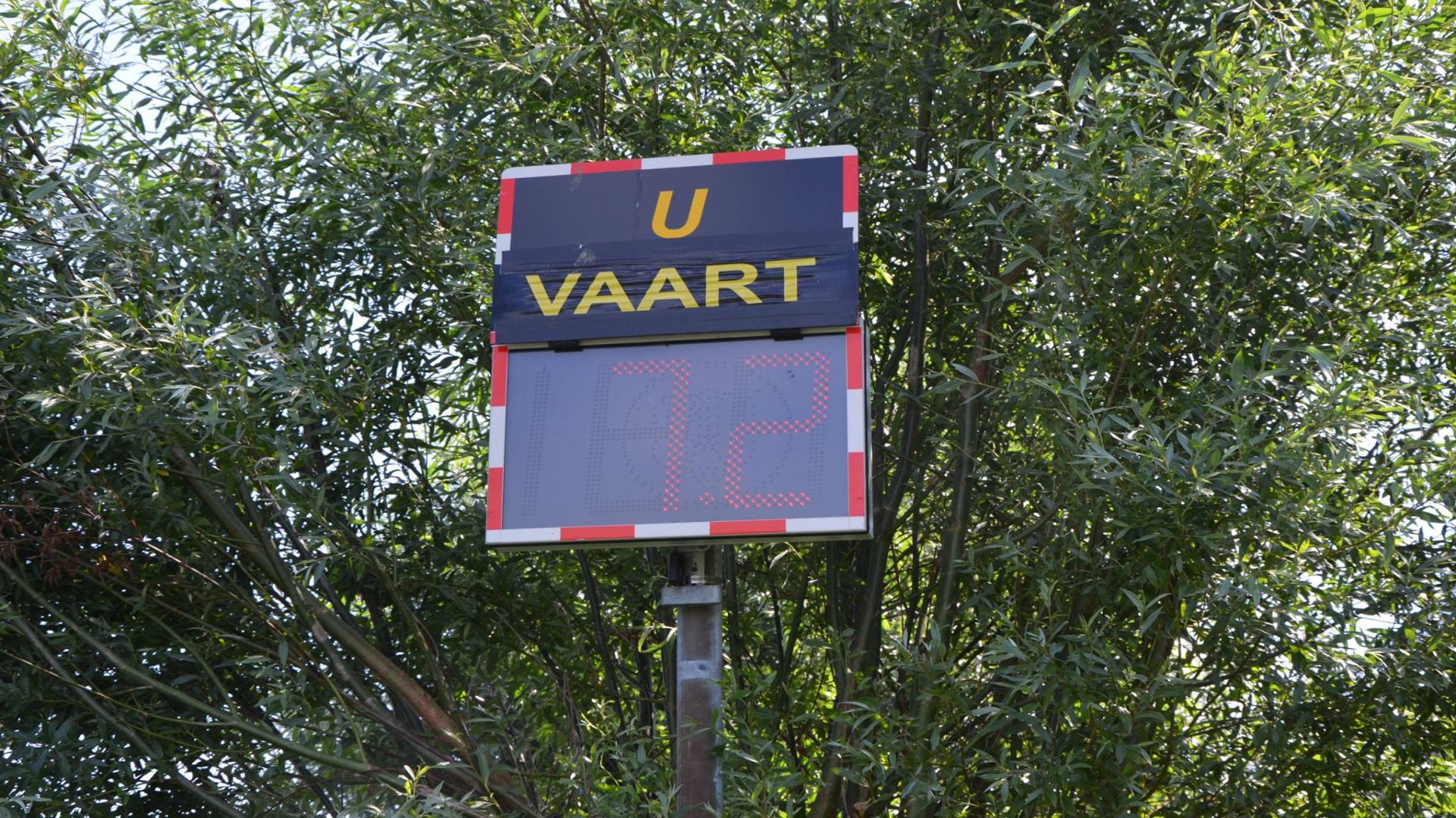 Digitale snelheidsmeter voor boten in Langedijk