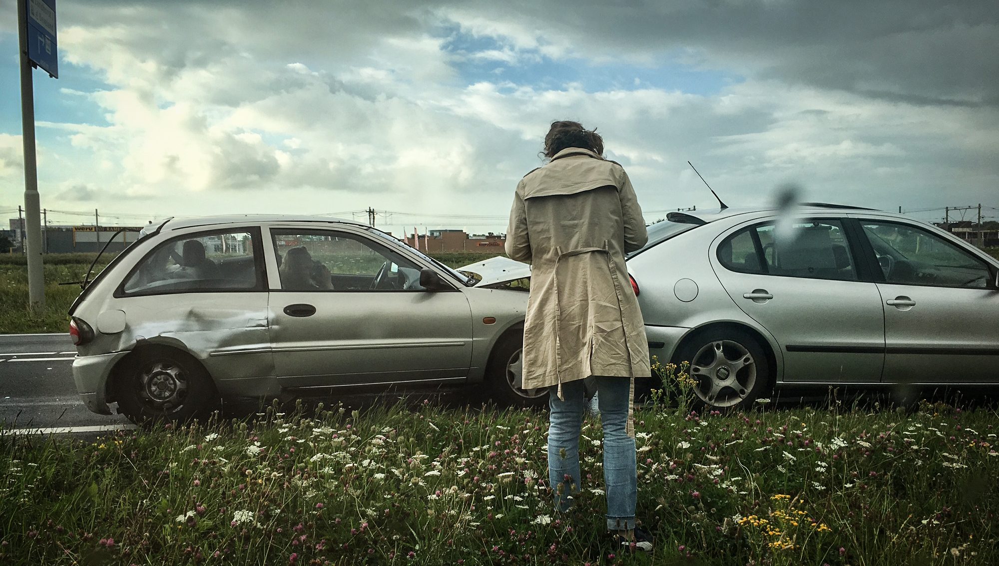 Kop-staart botsing op N242; vier