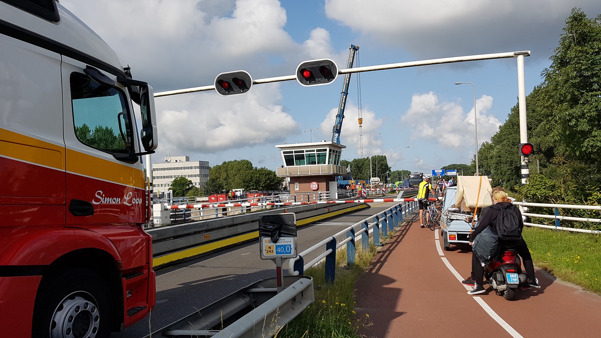 Weer storing Leeghwaterbrug, wachttijd drie kwartier