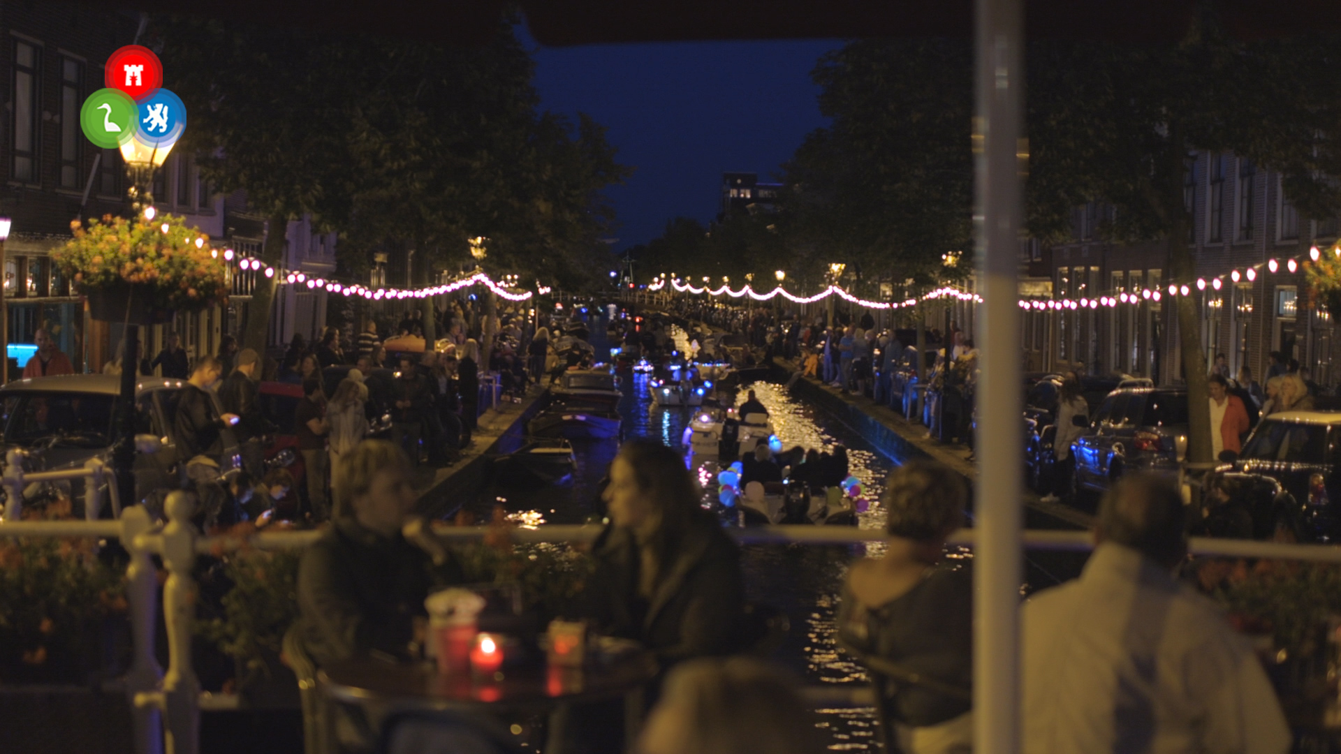 Alkmaarse lichtjesavond: 200 boten in feeëriek verlichte grachten (VIDEO)