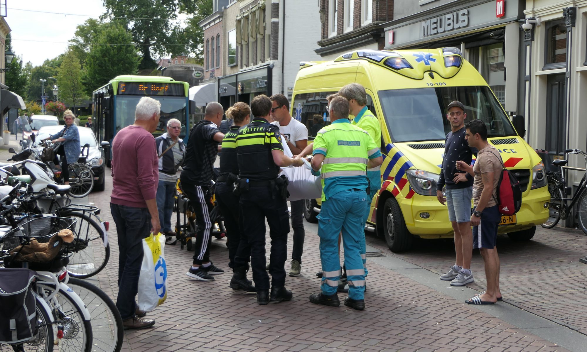 Fietsster naar ziekenhuis na aanrijding op Ritsevoort in Alkmaar