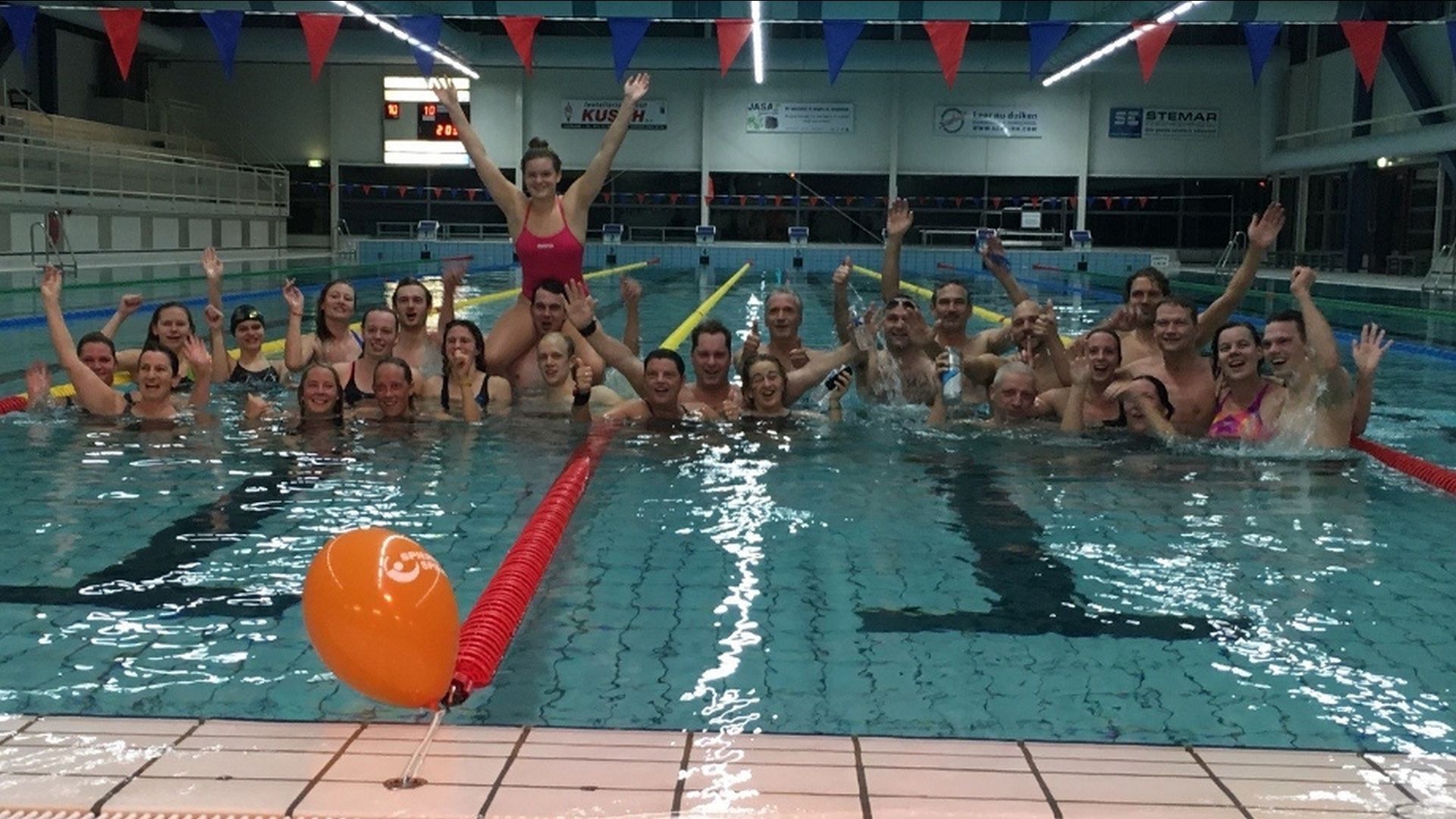 Midden in de nacht sporten voor Spieren voor spieren kindcentrum