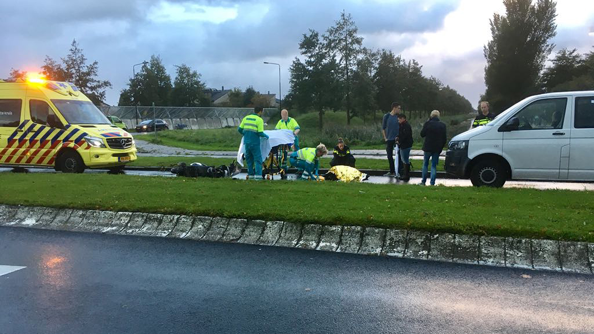 Scooterrijdster gewond bij aanrijding op Haringvliet