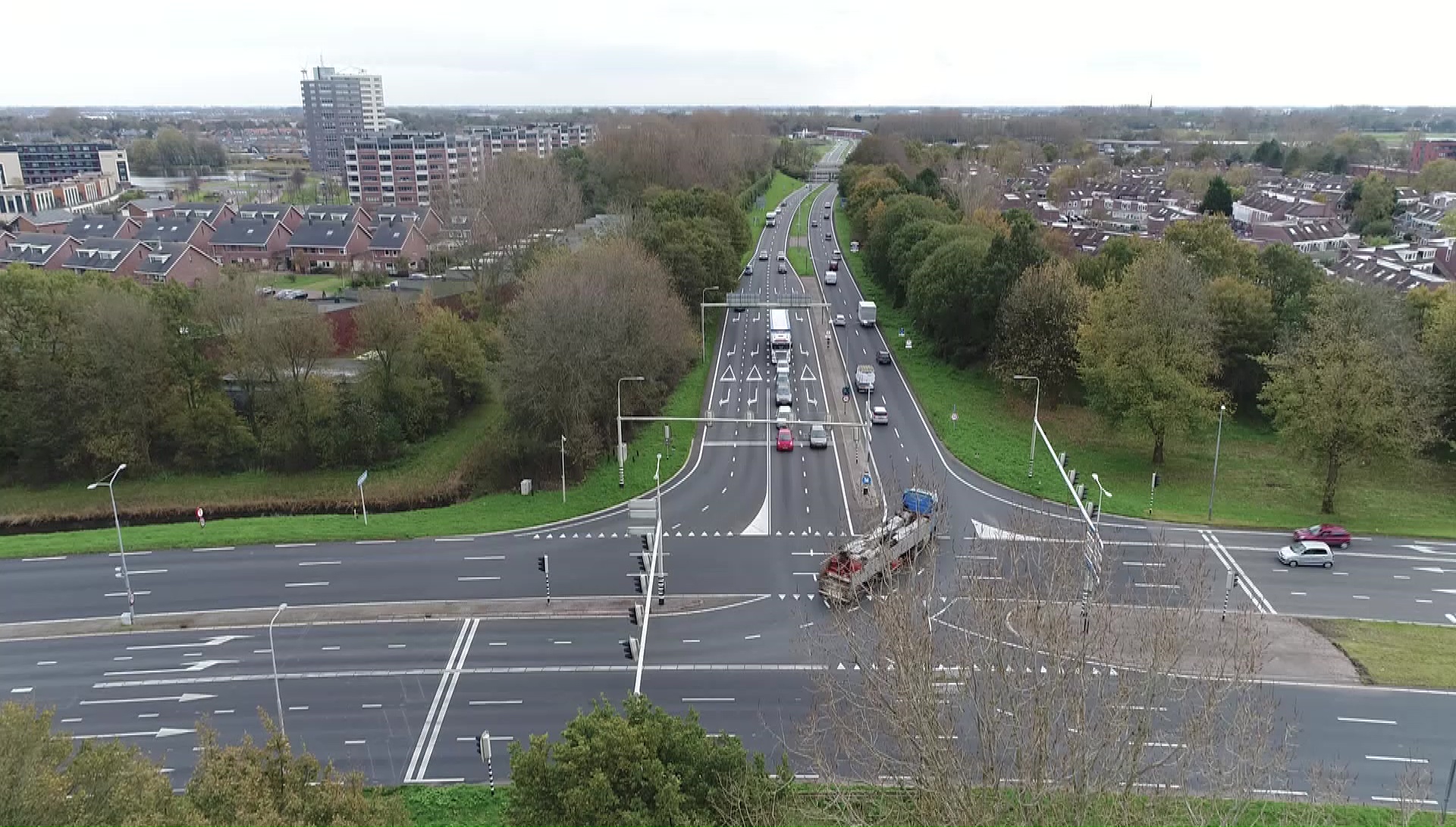 Omwonenden Alkmaarse ringweg eisen fatsoenlijke geluidsschermen (VIDEO)