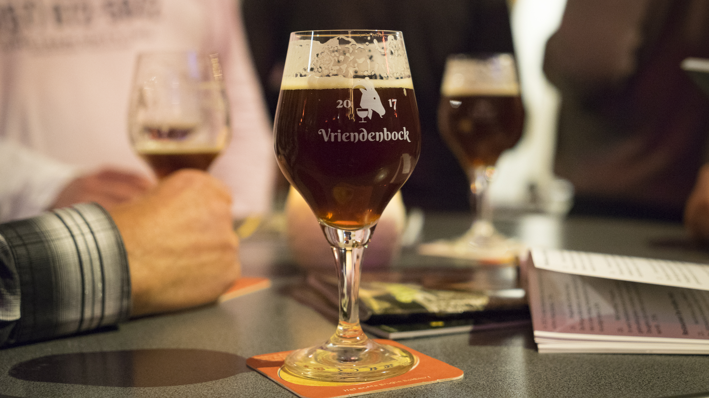 Van gerstenat genietend de Vrienden van de Grote Kerk steunen