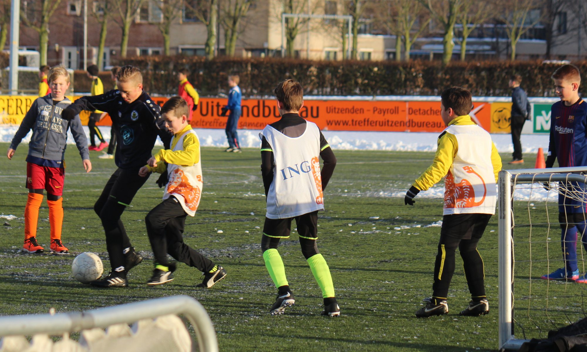 Kids vermaken zich uitstekend dankzij inzet vrijwilligers Reiger Boys voetbaldag