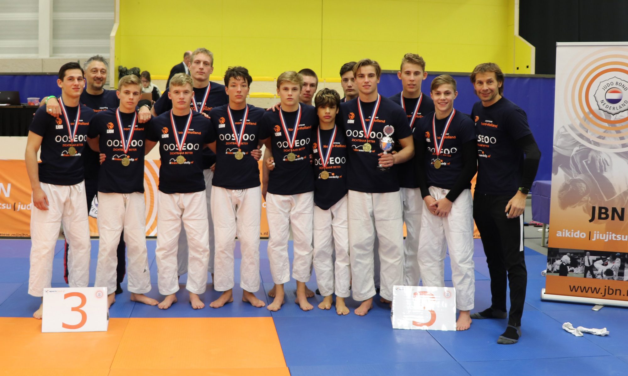 Alkmaarse judoka's onder 18 in de prijzen NK teams