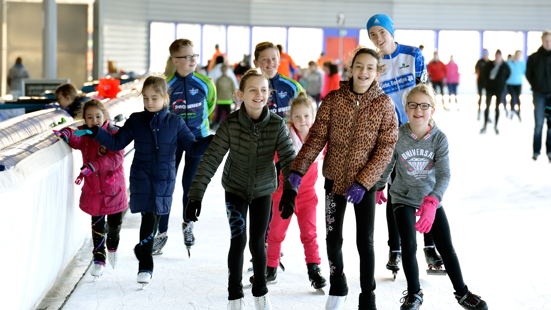 Goedkoop zwemmen en schaatsen op stakingsdag leraren