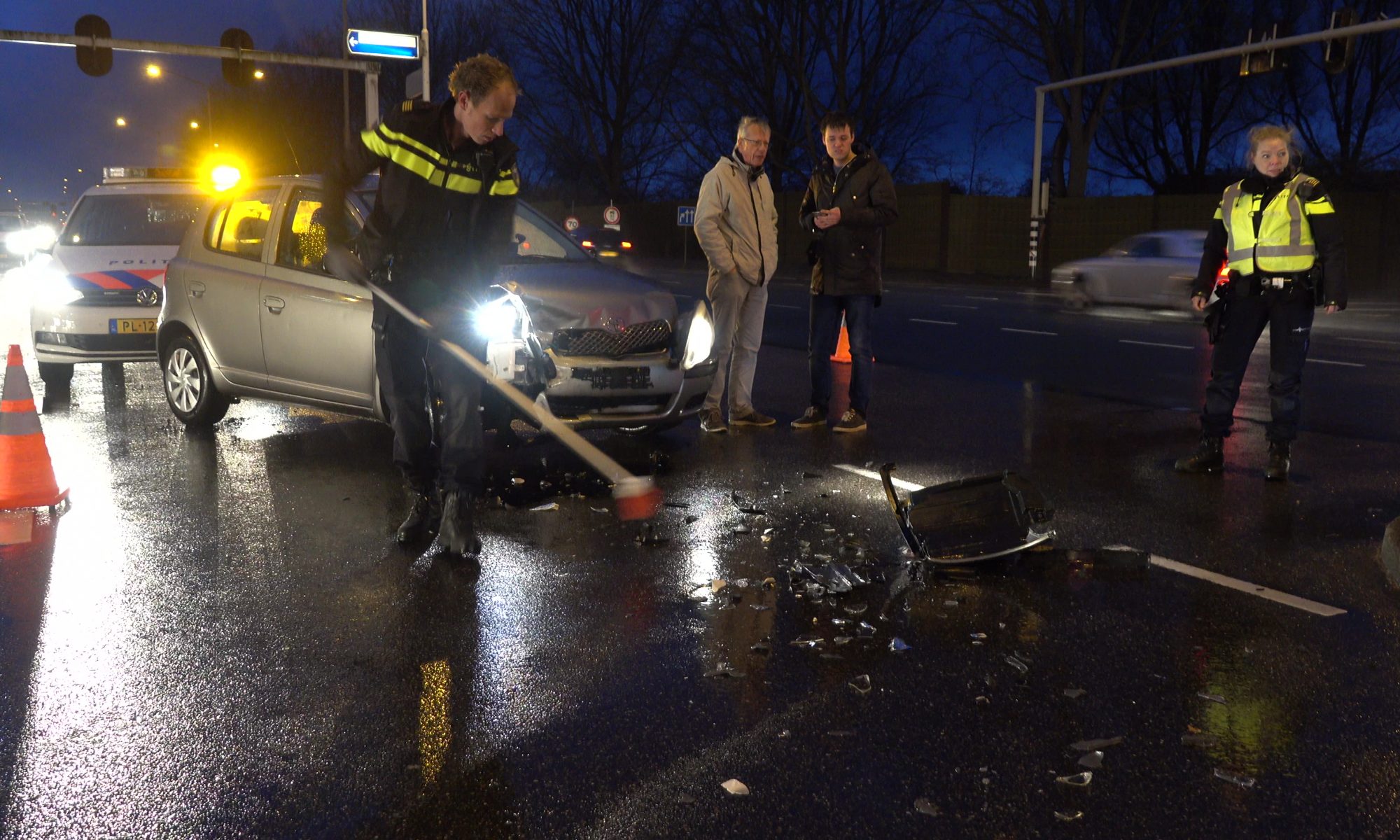 Klapper op Huiswaarderweg bij Alkmaar; bestuurder negeert rood licht 2