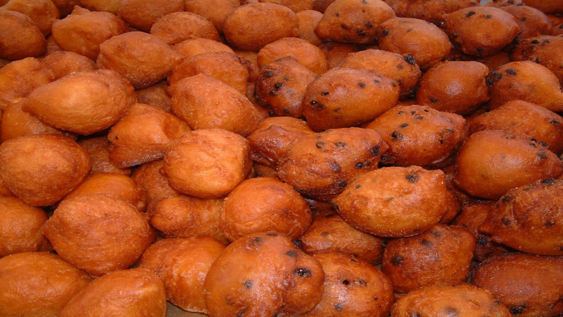 Scoutinggroep De Geuzen bakt weer verse oliebollen met Oud en Nieuw