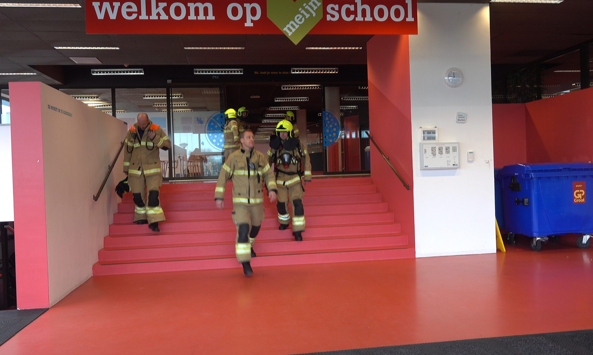 Van der Meij college ontruimd na mogelijke brandstichting (VIDEO)