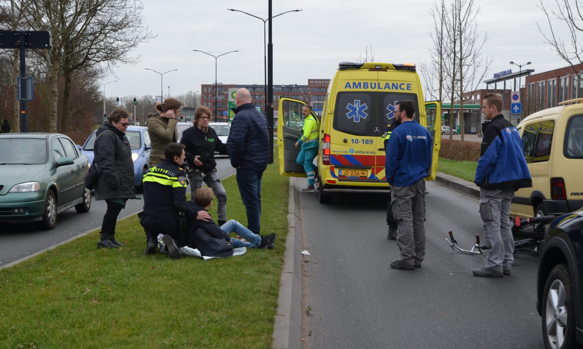 Ongeval op beruchte rotonde Zuidtangent/Parelhof in Heerhugowaard