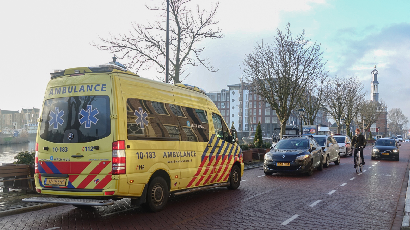 Gladheid zorgt voor blikschade op Bierkade Alkmaar