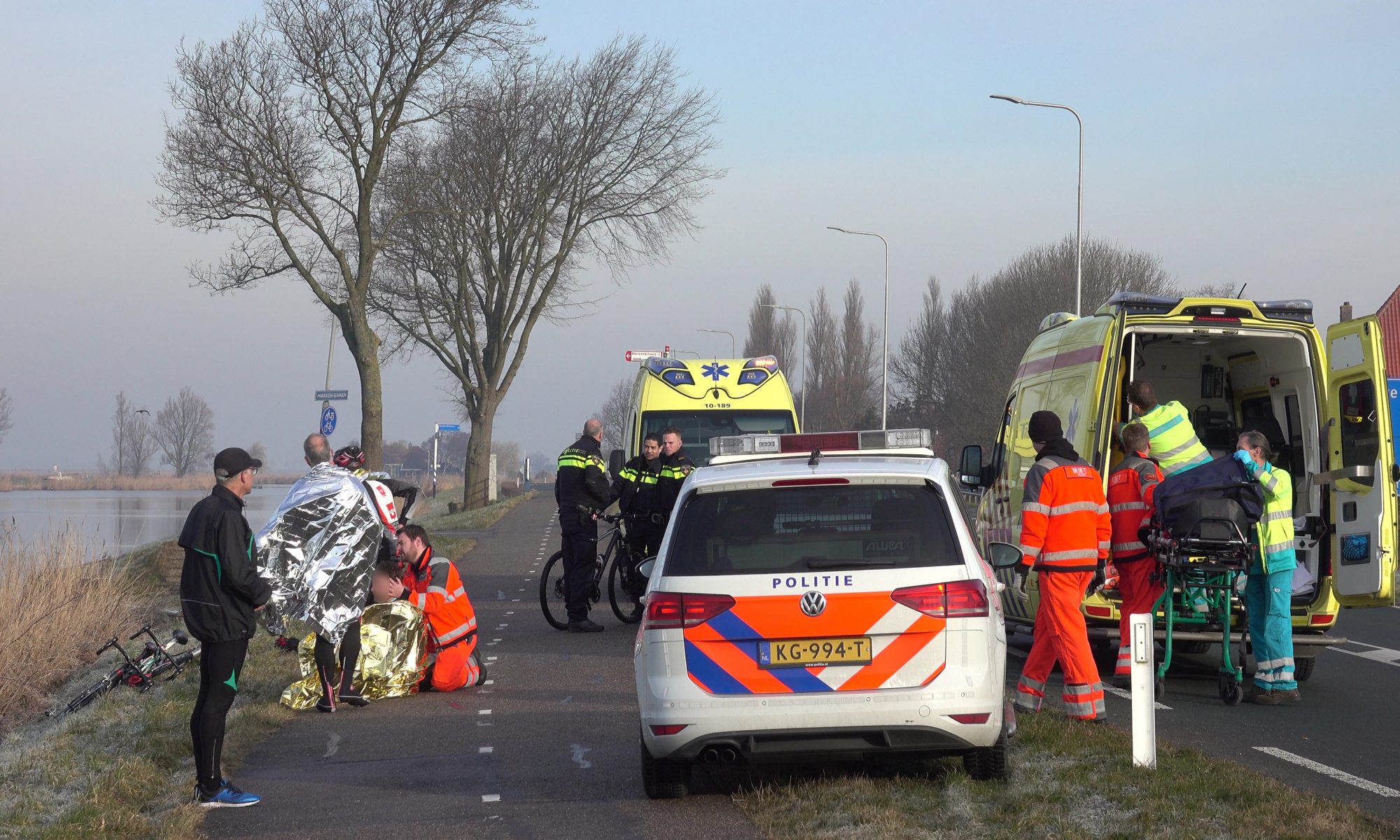 Frontale aanrijding wielrenners op N246 bij Markenbinnen