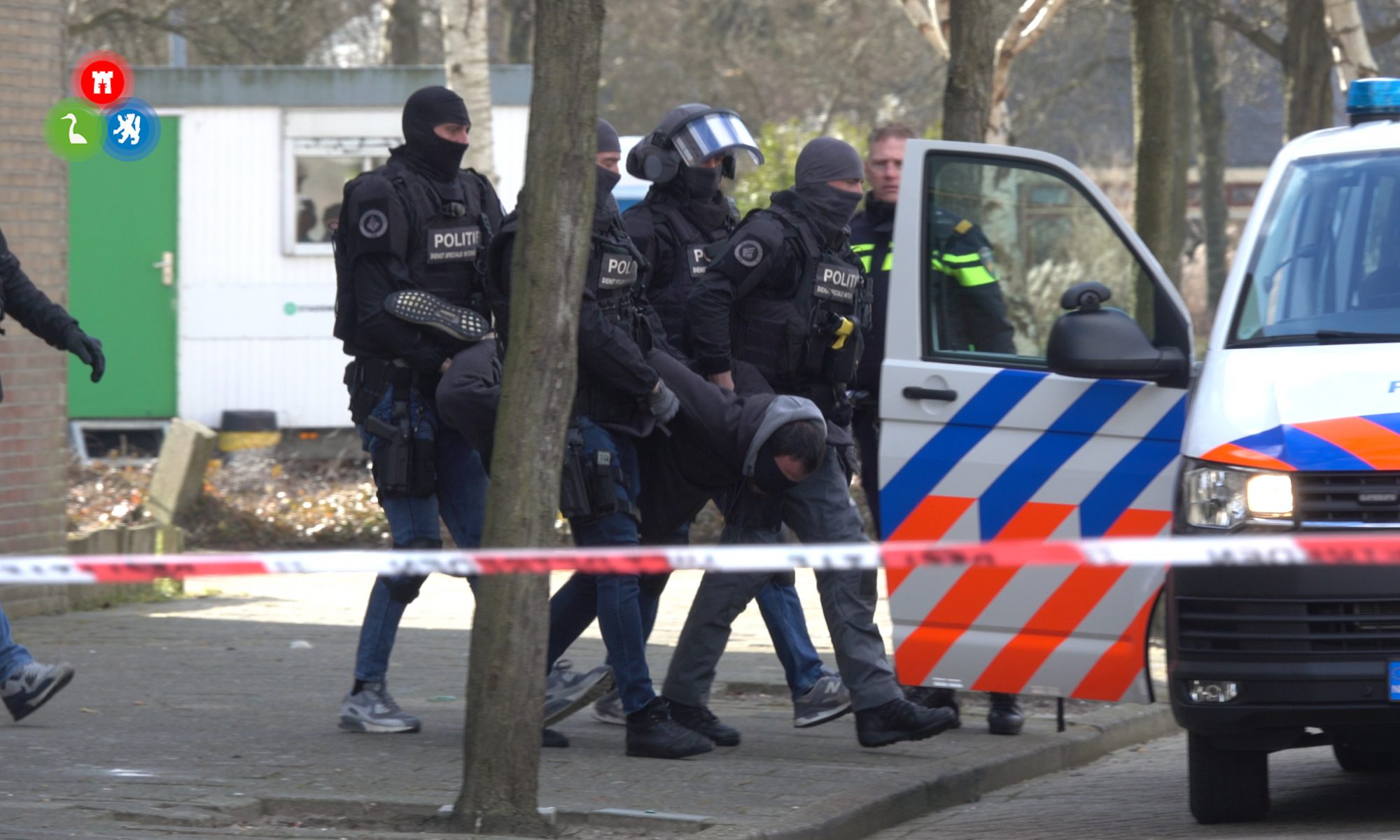 Arrestatieteam moet ingrijpen bij 'verwarde man' situatie in Daalmeer Alkmaar (VIDEO)