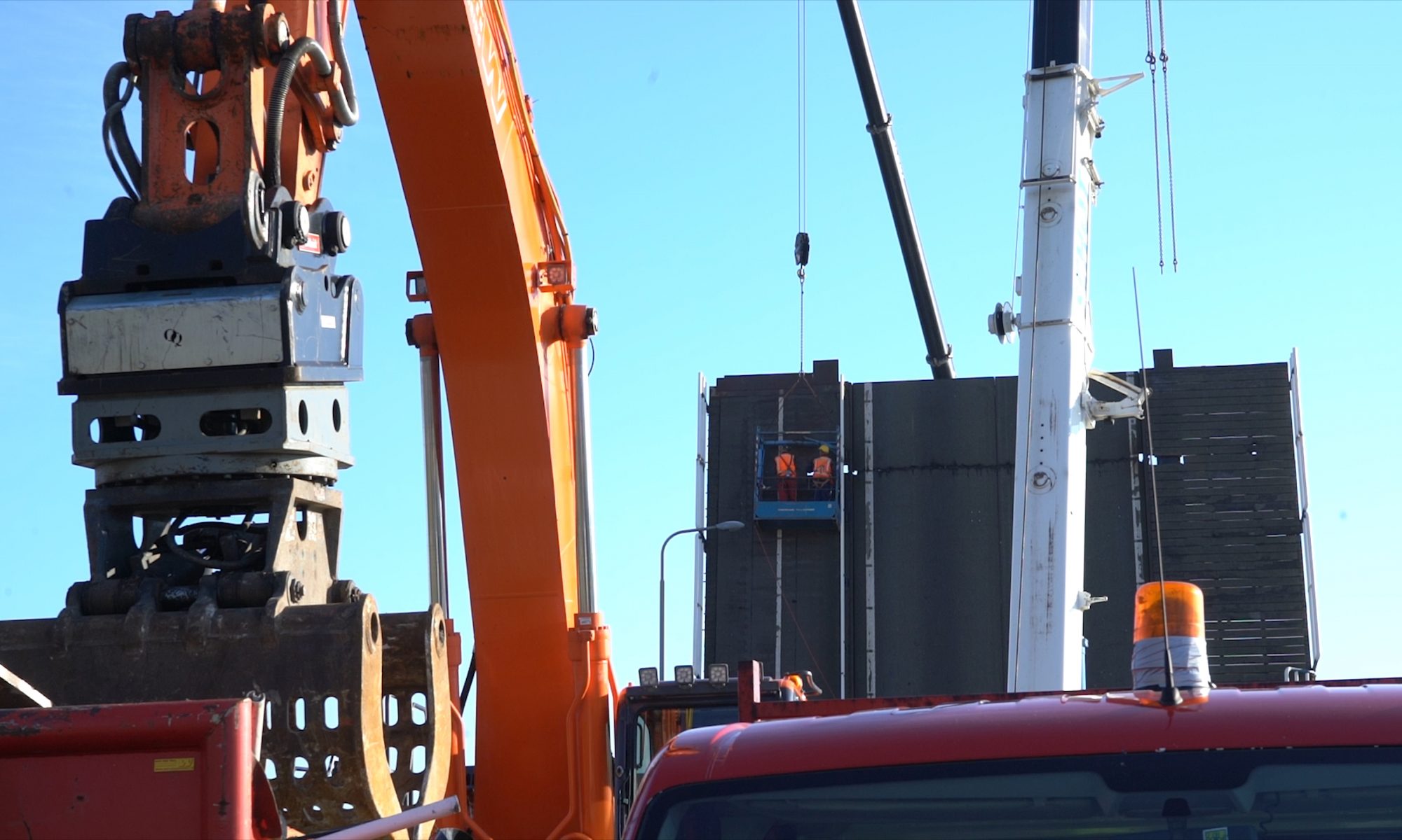 Start gemaakt met demontage 'brugdek A' Leeghwaterbrug (VIDEO)