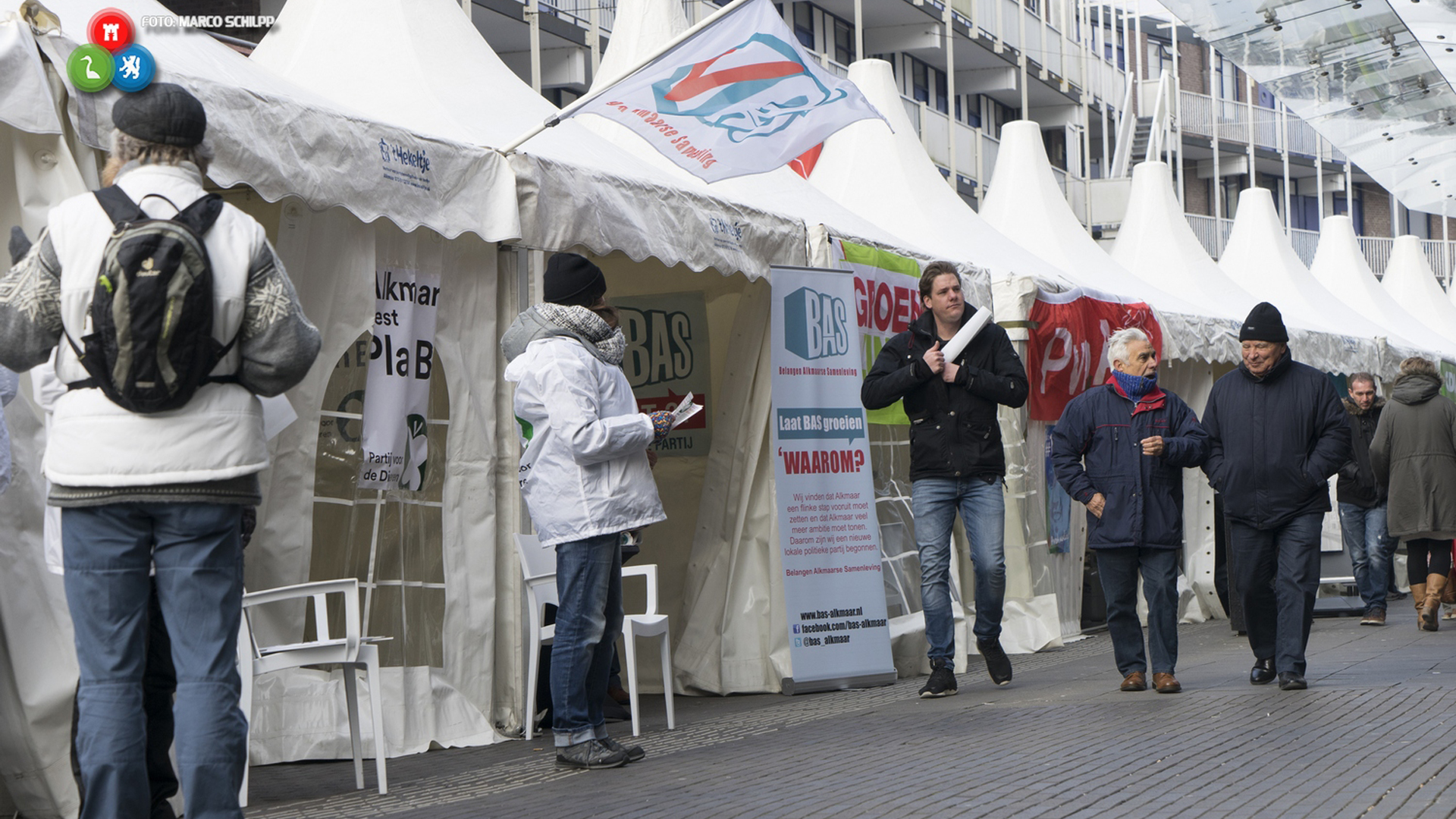 Politieke markt 'Raad op Straat' in Winkelcentrum De Mare 2