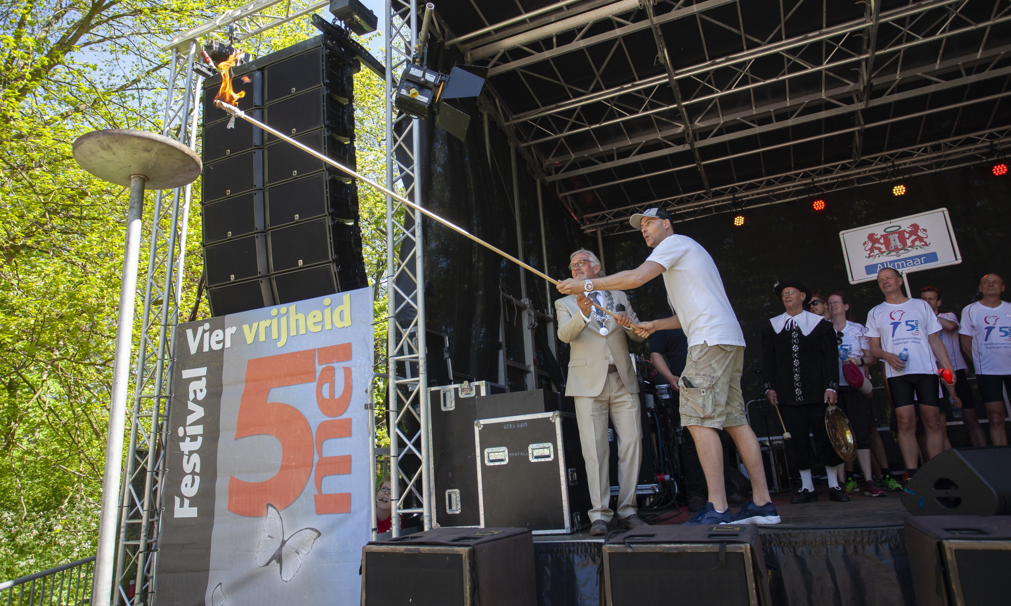 Bevrijdingsfestival en ontsteken Bevrijdingsvuur in Alkmaarse Hout