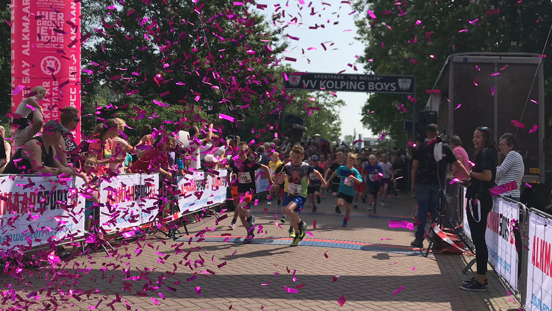 Eerste RAADHUIS Pinksterun groot