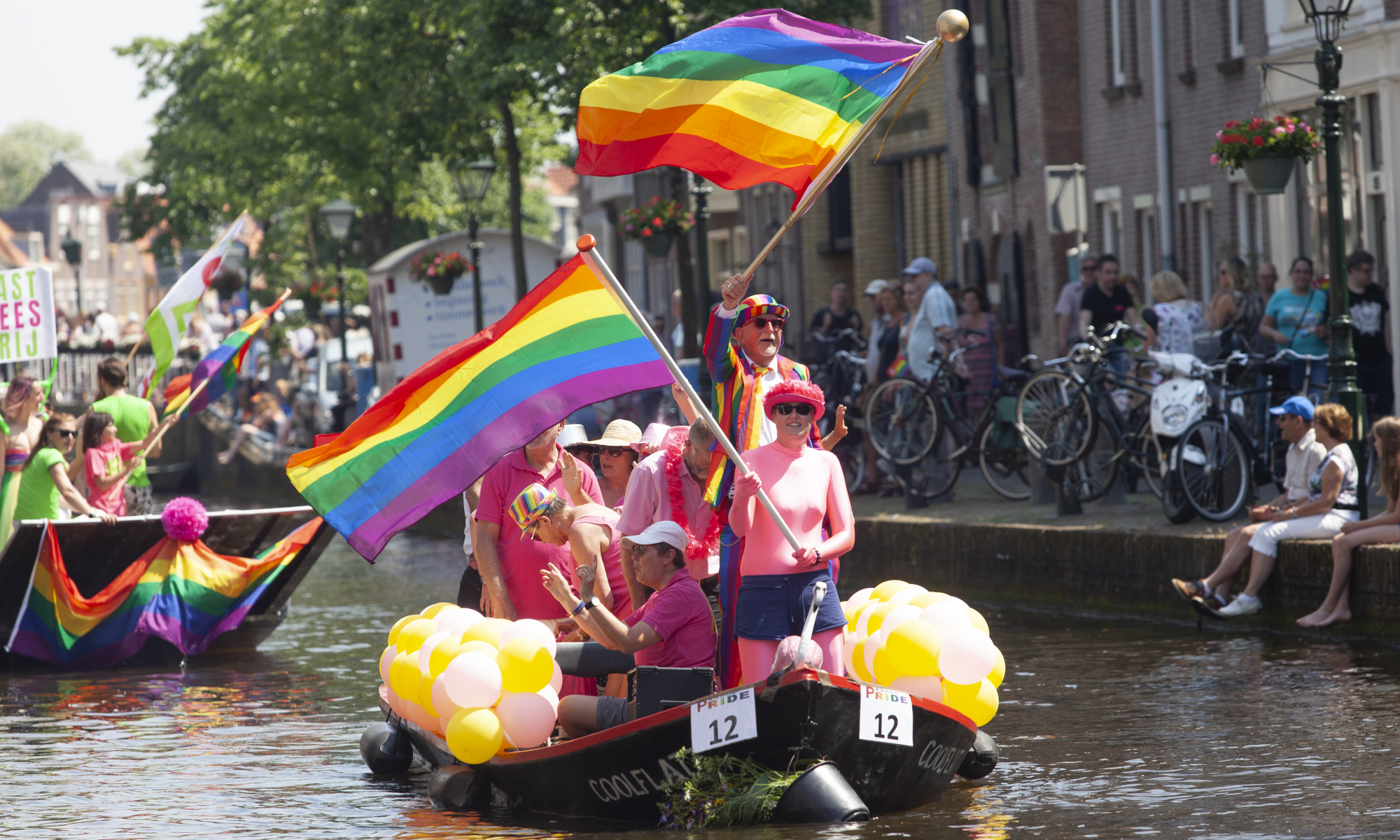 Grachtenparade vertrouwd en kleurrijk