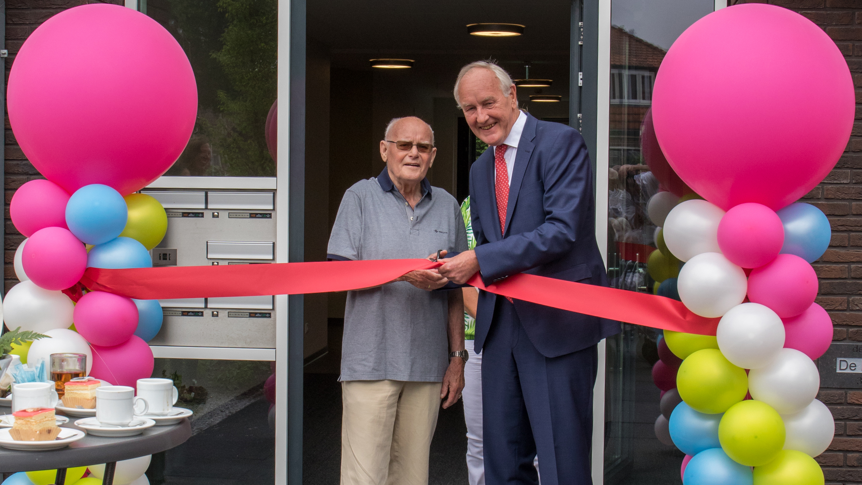 Johan Remkes opent ultramoderne 'De Molenhoeve' in Sint Pancras 1