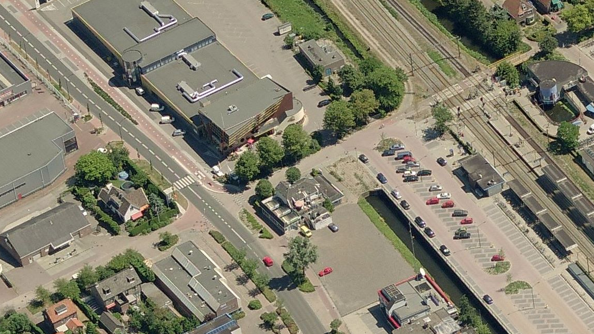 Plannen om Waards stationsgebied te verrijken met kleine woonstudio's