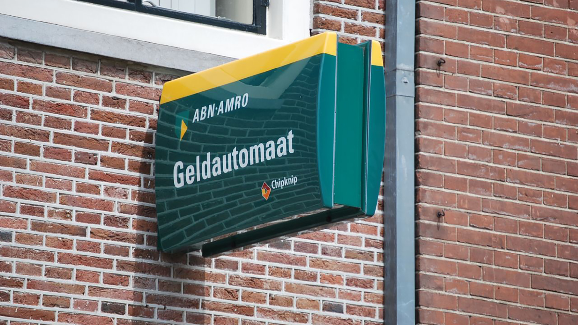 ABN AMRO sluit geldautomaat Paardenmarkt Alkmaar