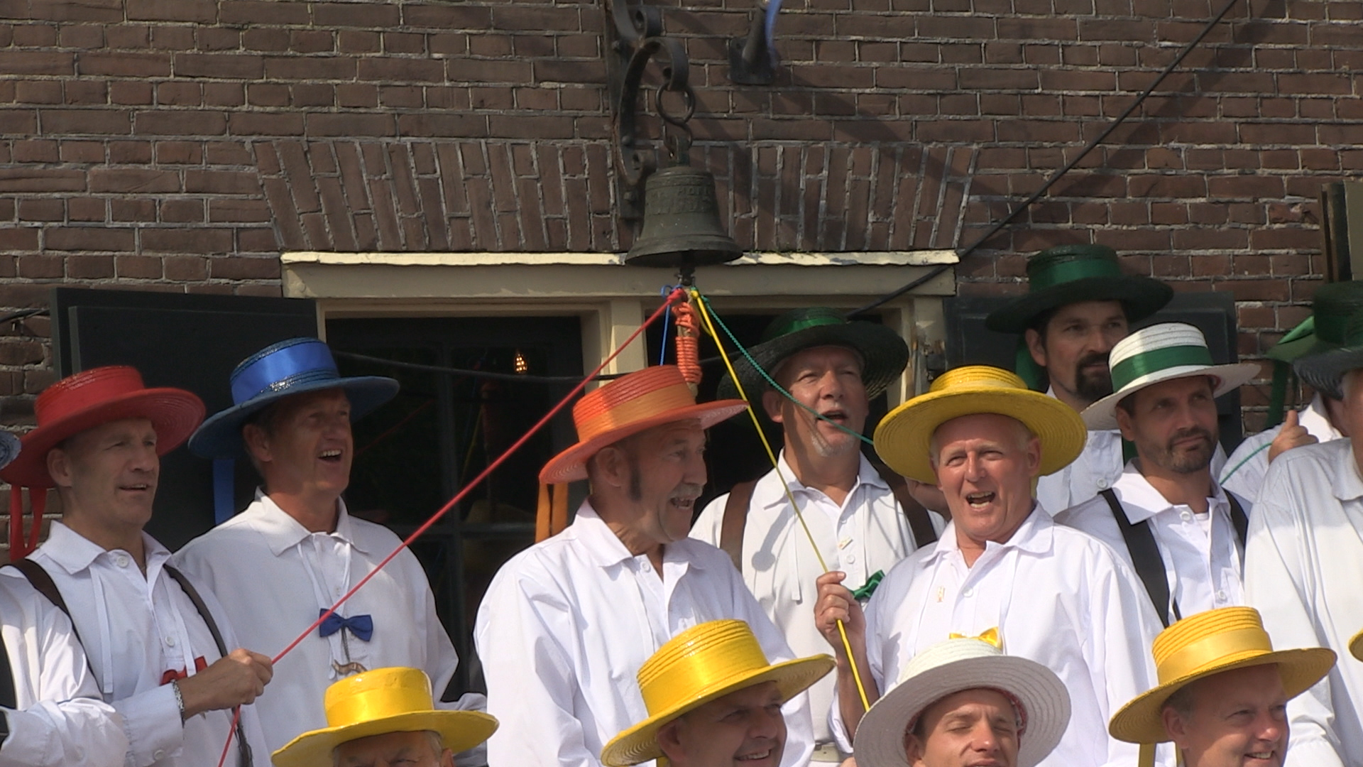 Kaasdragersgilde viert 425-jarig jubileum tijdens kaasmarkt (VIDEO)