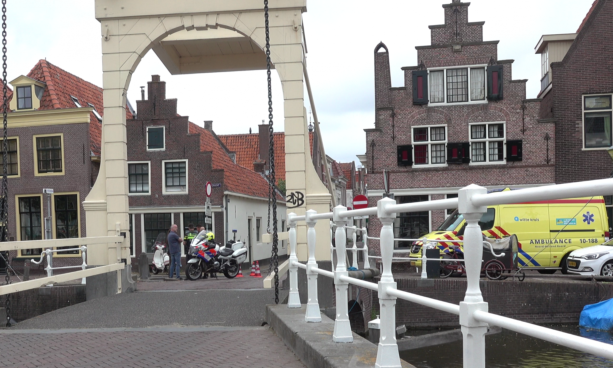 Twee gewonden bij aanrijding op Oudegracht