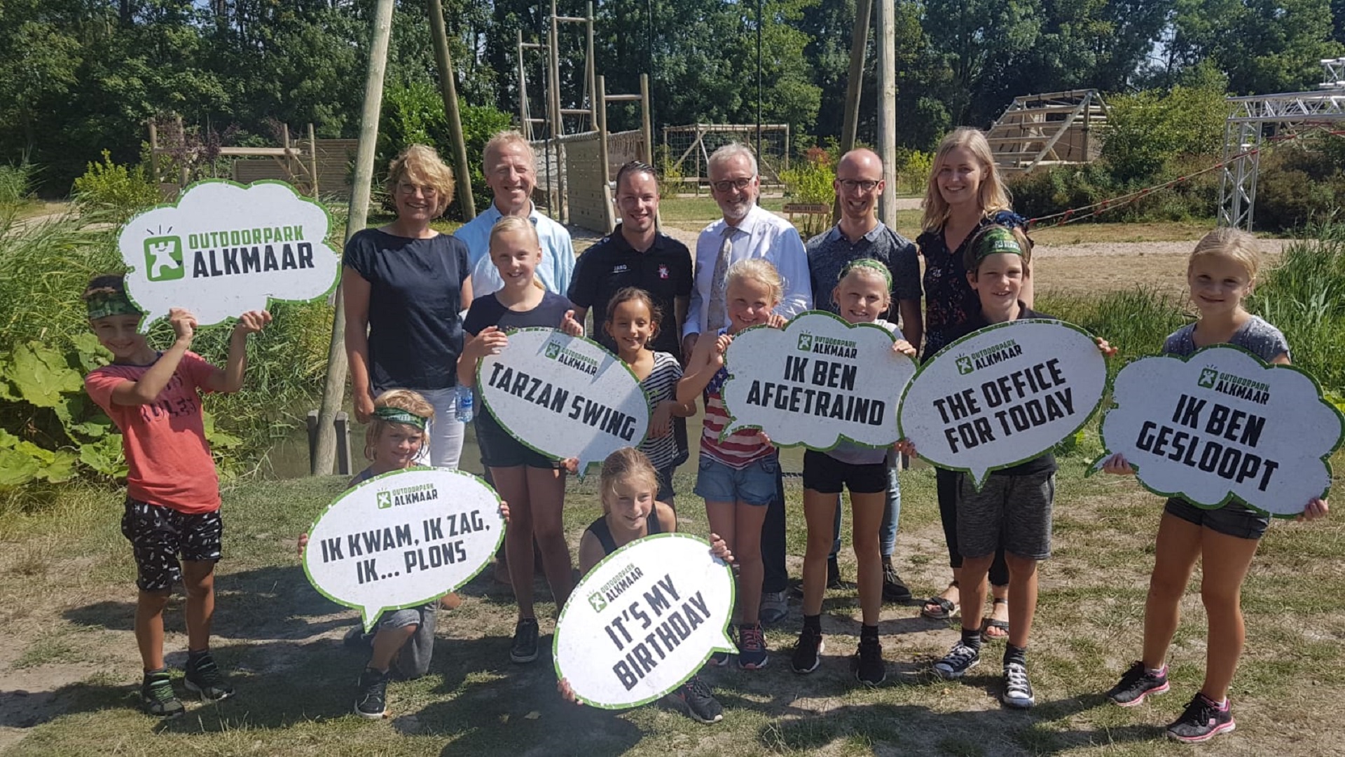 Burgemeester Bruinooge verrast Outdoorpark Alkmaar met bezueo