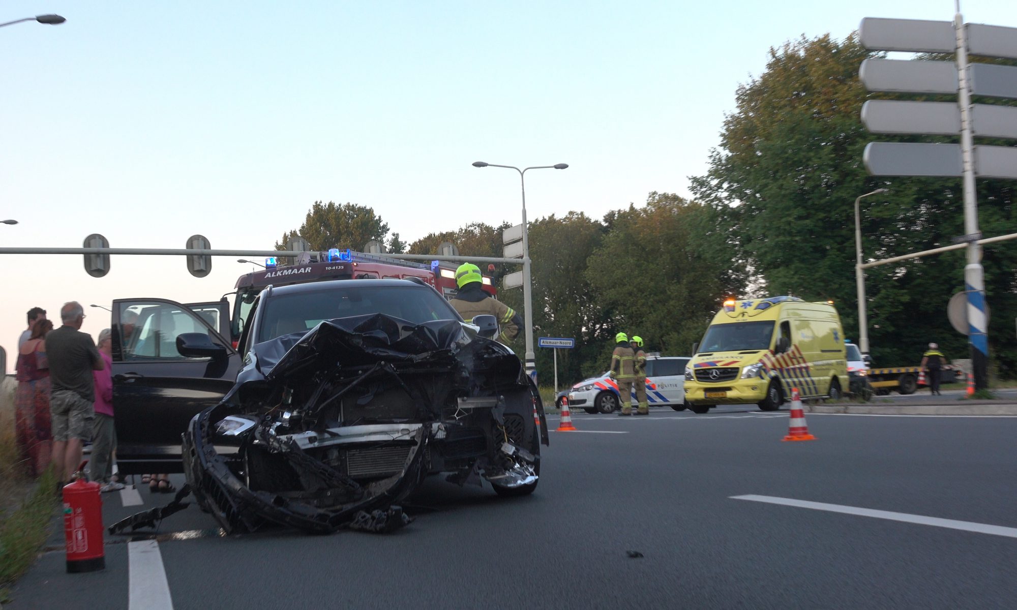 Vuurwapen gevonden na ongeluk kruispunt Nollenweg en Schagerweg