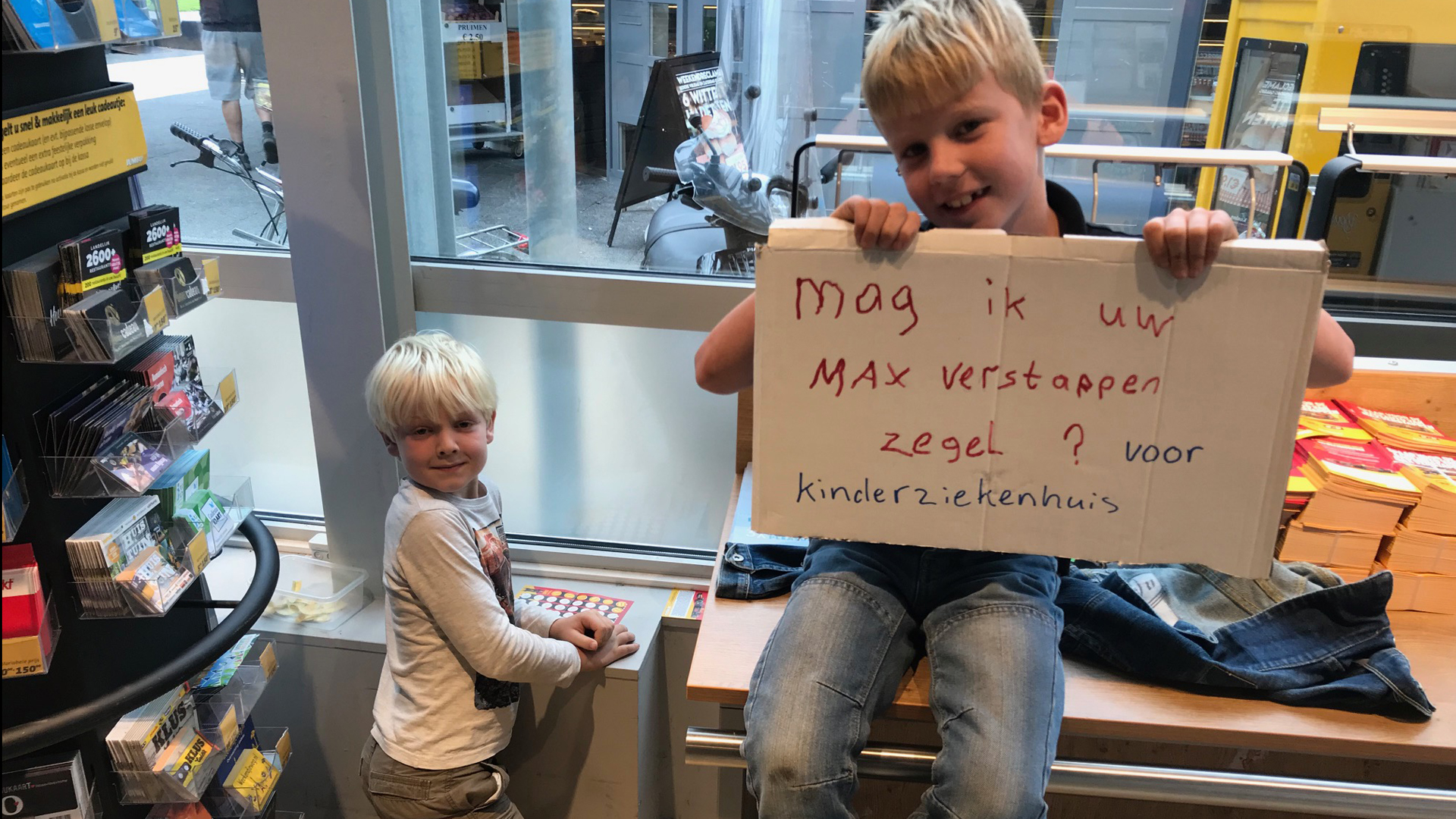 Tim en Bart sparen raceauto's voor kinderafdeling ziekenhuis