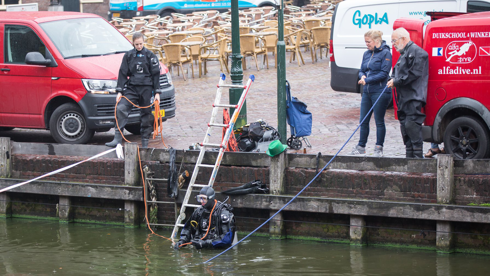 Ludieke duikexpeditie naar artefacten uit de tijd van Alkmaar Ontzet