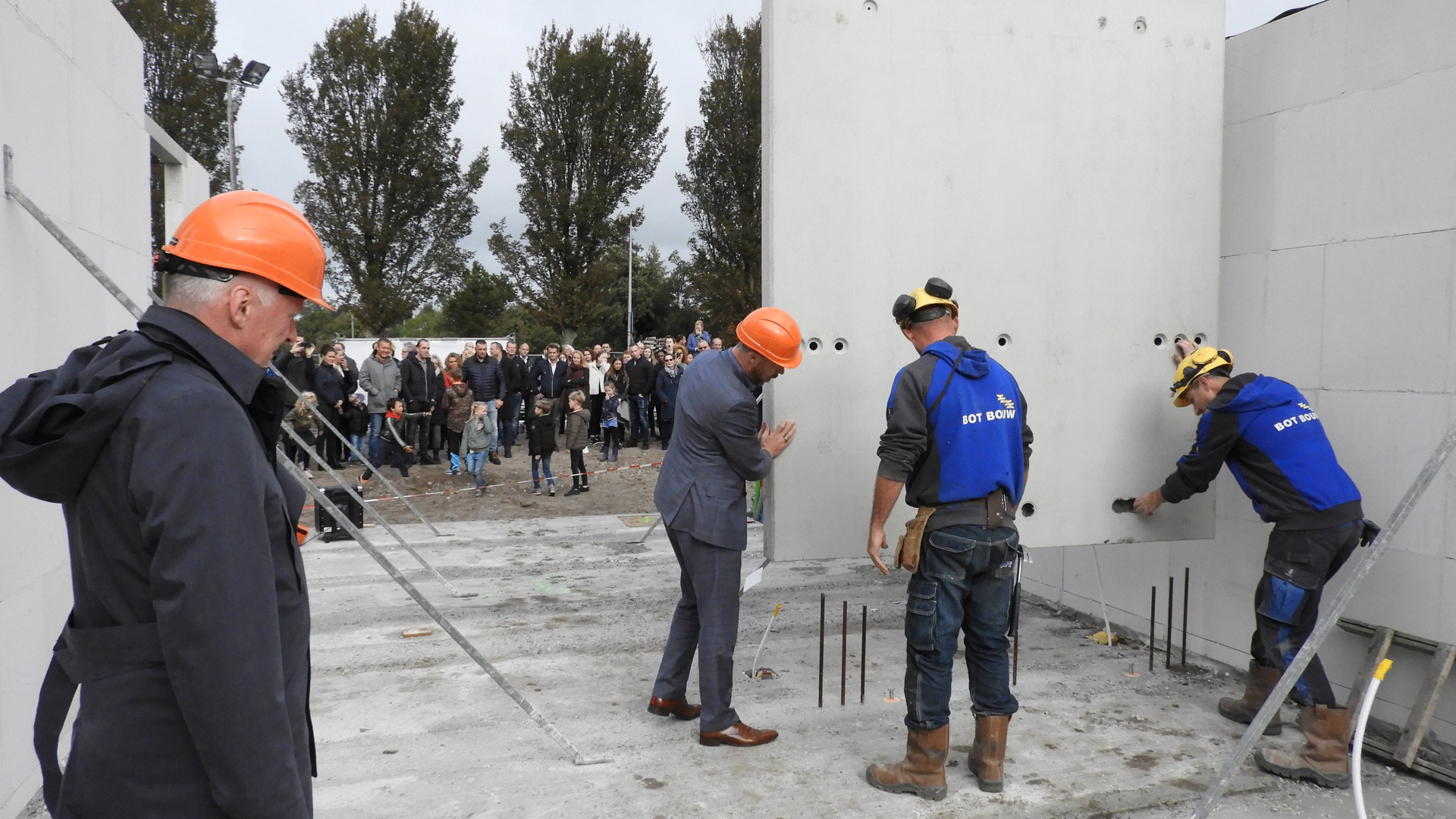 Wethouder geeft feestelijk startsein bouw Hollandse Tuin Alkmaar