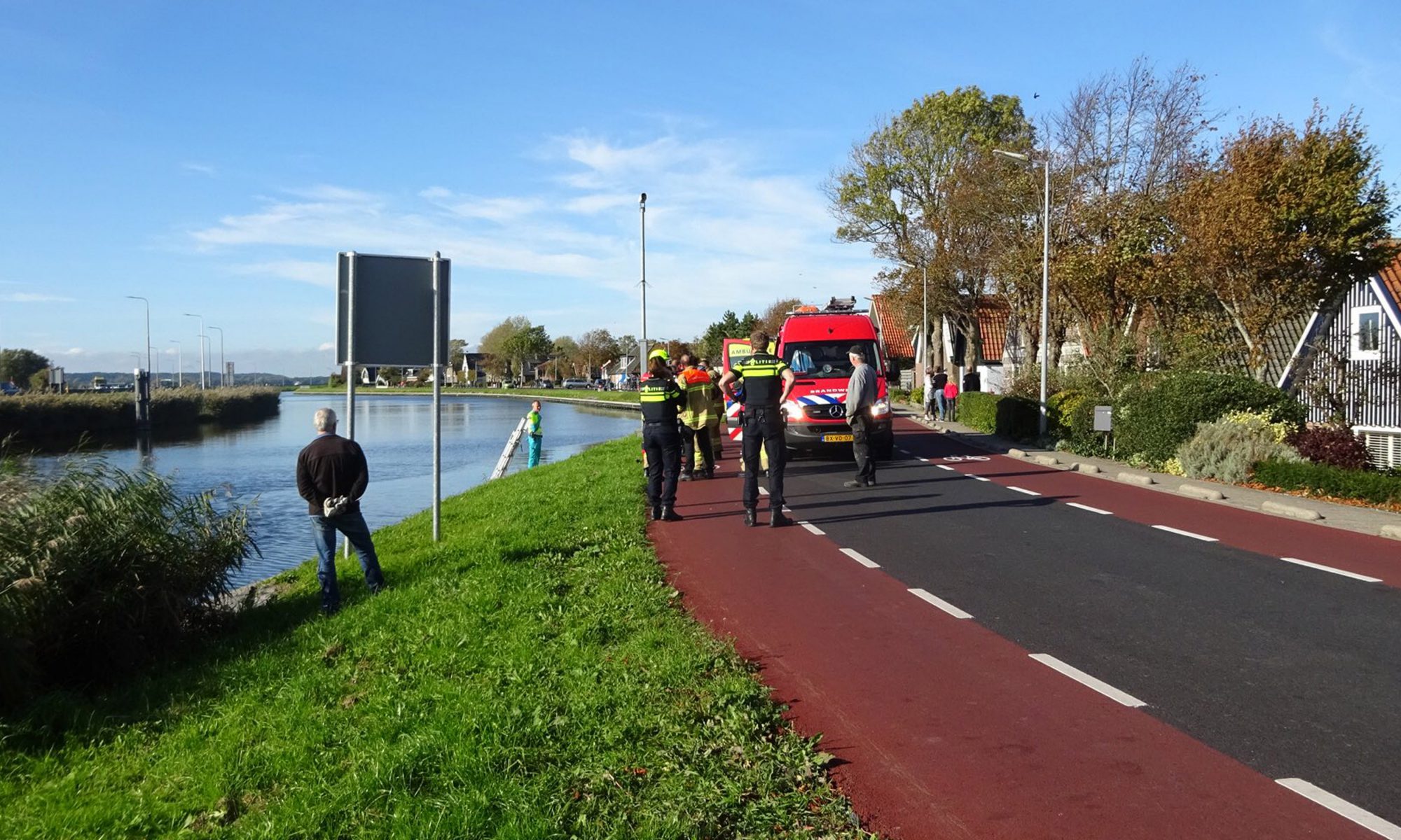 Gezonken auto gevonden in Noordhollands Kanaal