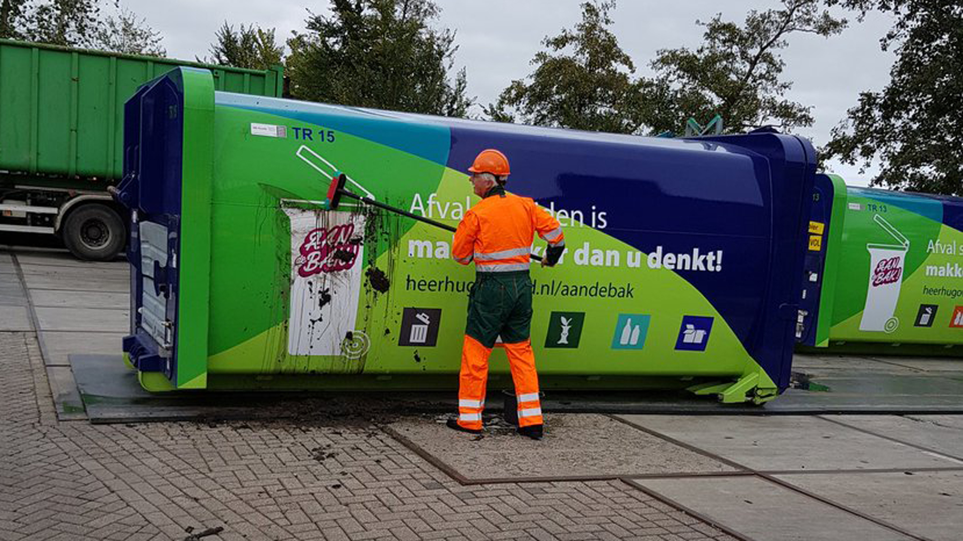 Wethouder v.d. Starre 'aan de bak' om nog beter afval te scheiden