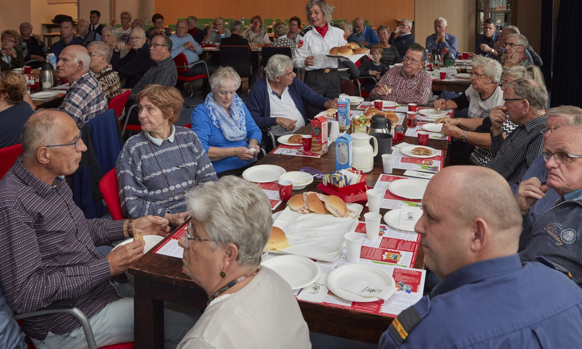 Brandweer Heerhugowaard nodigt 65-plussers uit voor Broodje Brandweer