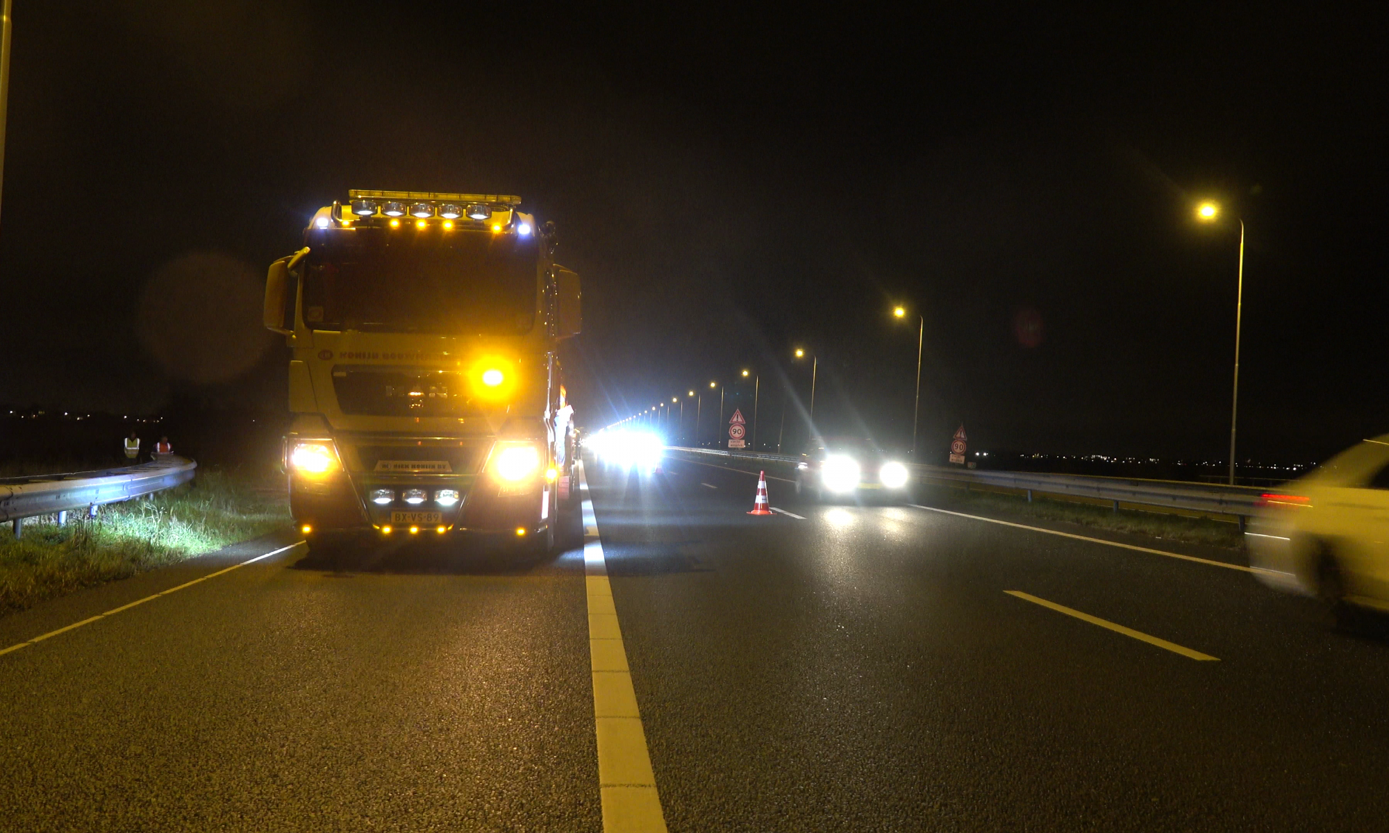 A9 gedeeltelijk dicht door breuk in persleiding