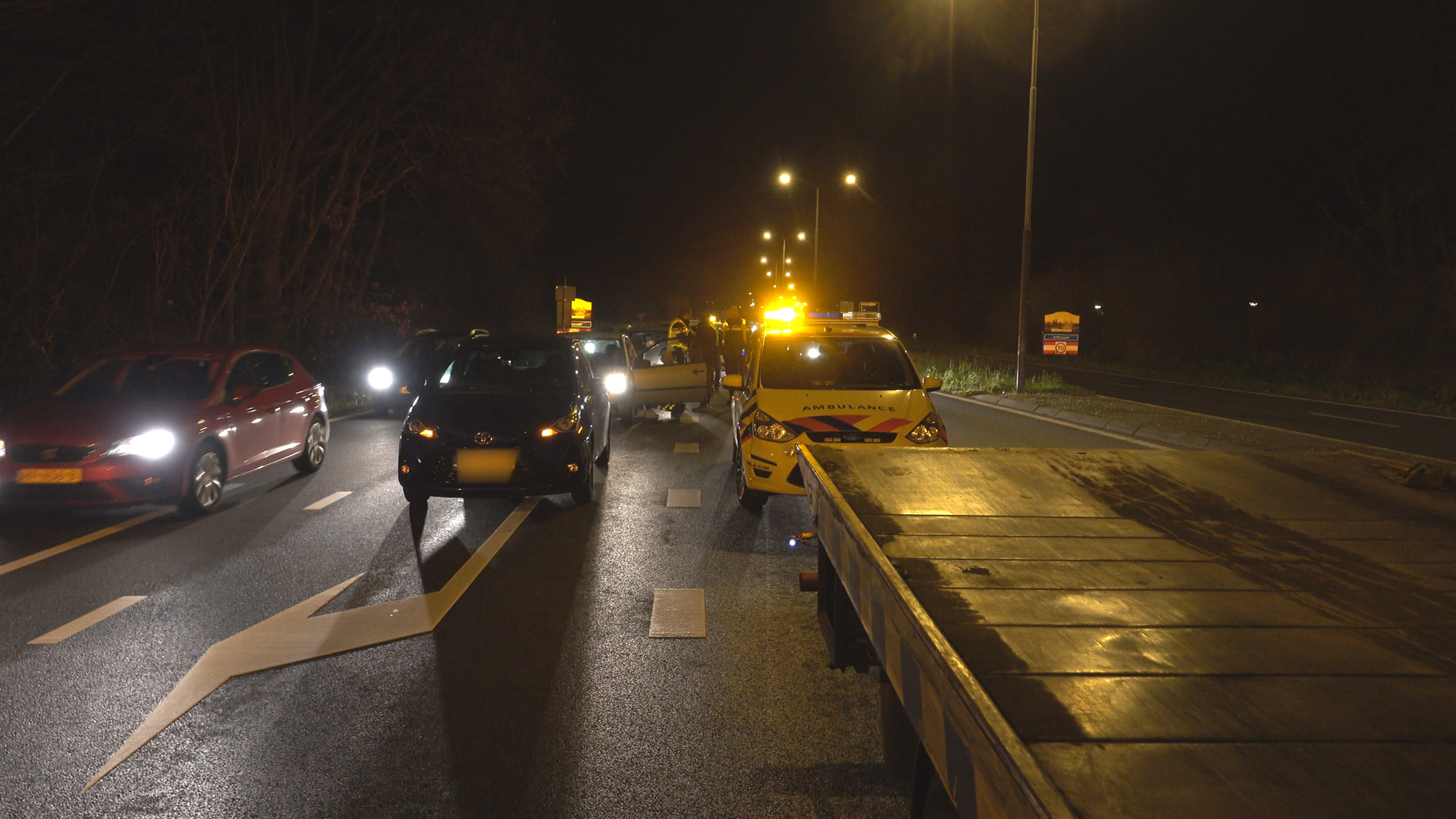 Lichtgewonde bij kop-staartbotsing op Nollenweg